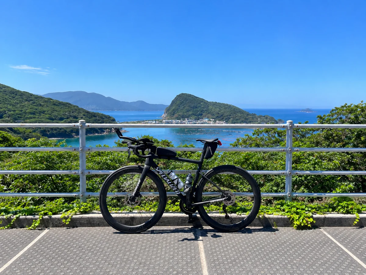 Tarmac SL8 with aero bars overlooking the sea and islands at Kashiwajima, Kochi