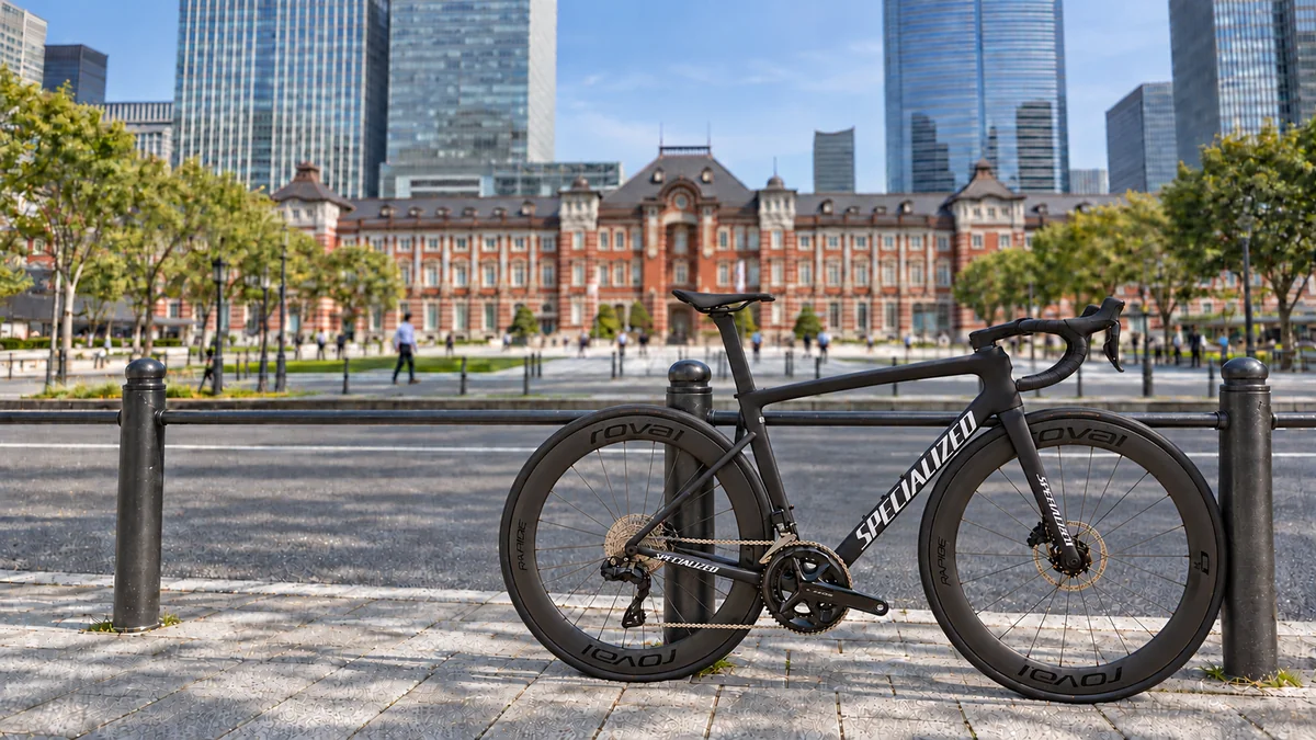 Illustrative image of a Tarmac SL8 with Tokyo Station and Marunouchi in the background